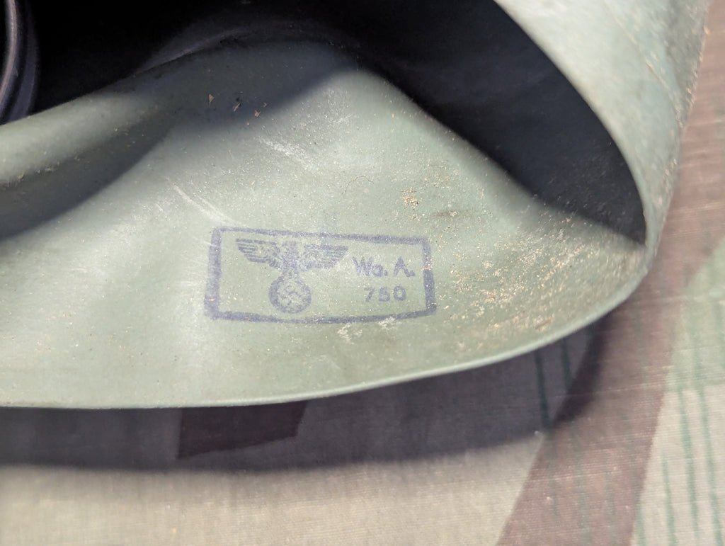 VM40 Volksgasmaske Luftschutz Mens Gas Mask in Box — image 14