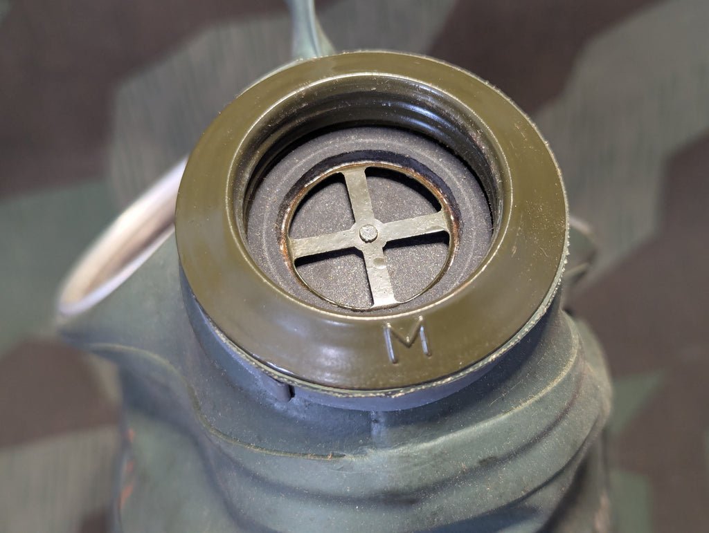 VM40 Volksgasmaske Luftschutz Mens Gas Mask in Box — image 20