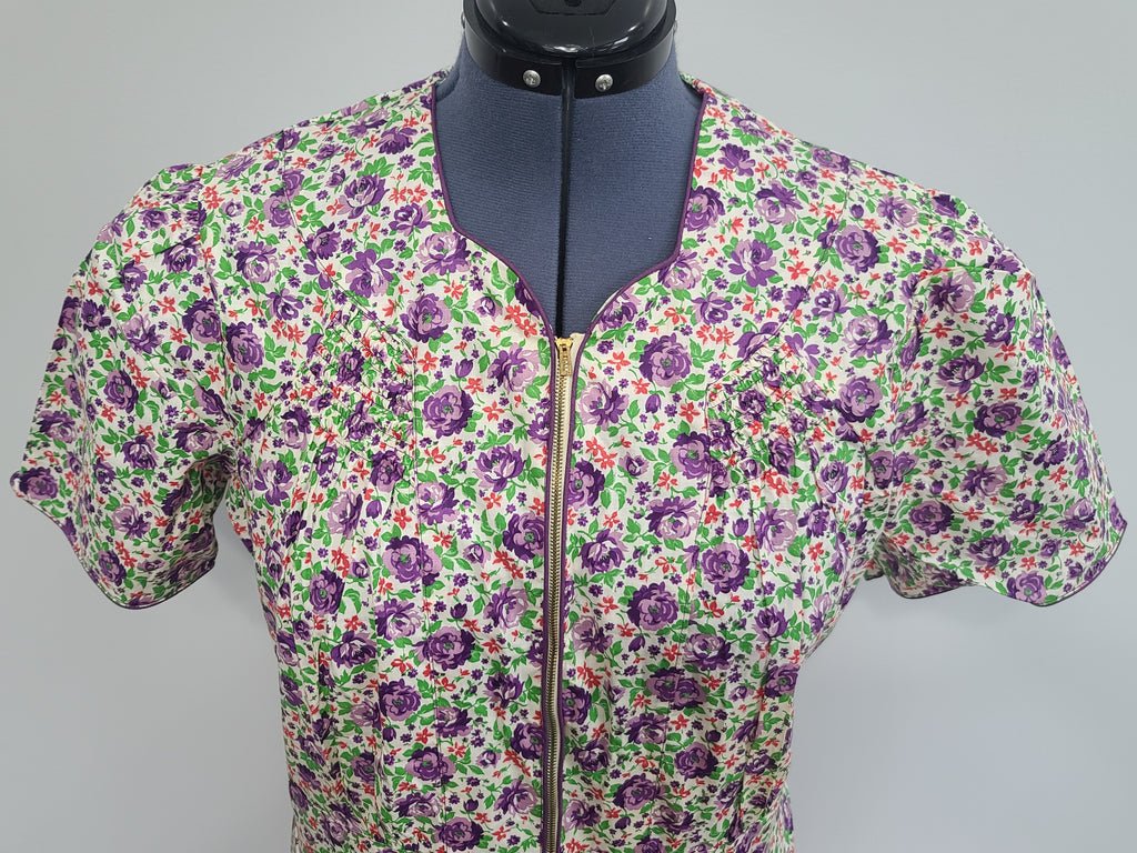 Purple Flower Print Zipper Front House Dress(B-50' W-44' H-52') — image 5