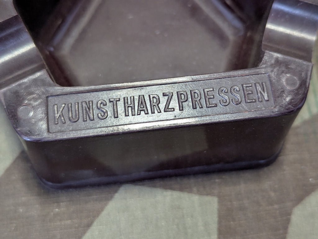 Large Bakelite Ashtray Gebrüder Götz Kunstharzpressen — image 2