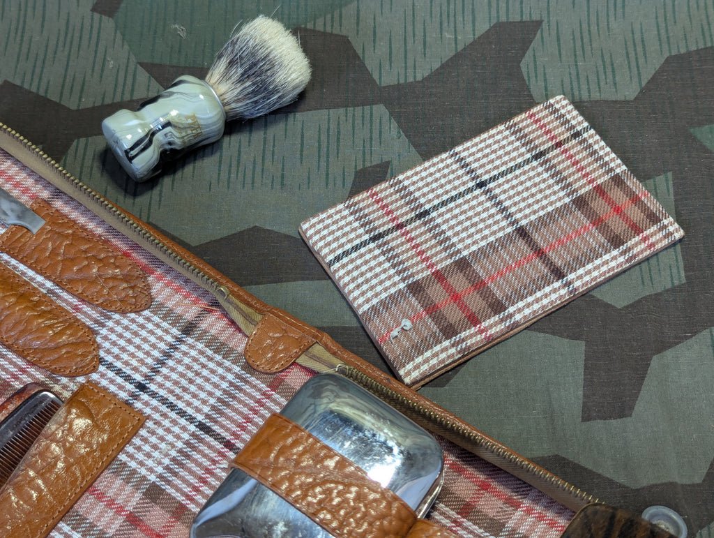 Large German Toiletry Kit DRP — image 9