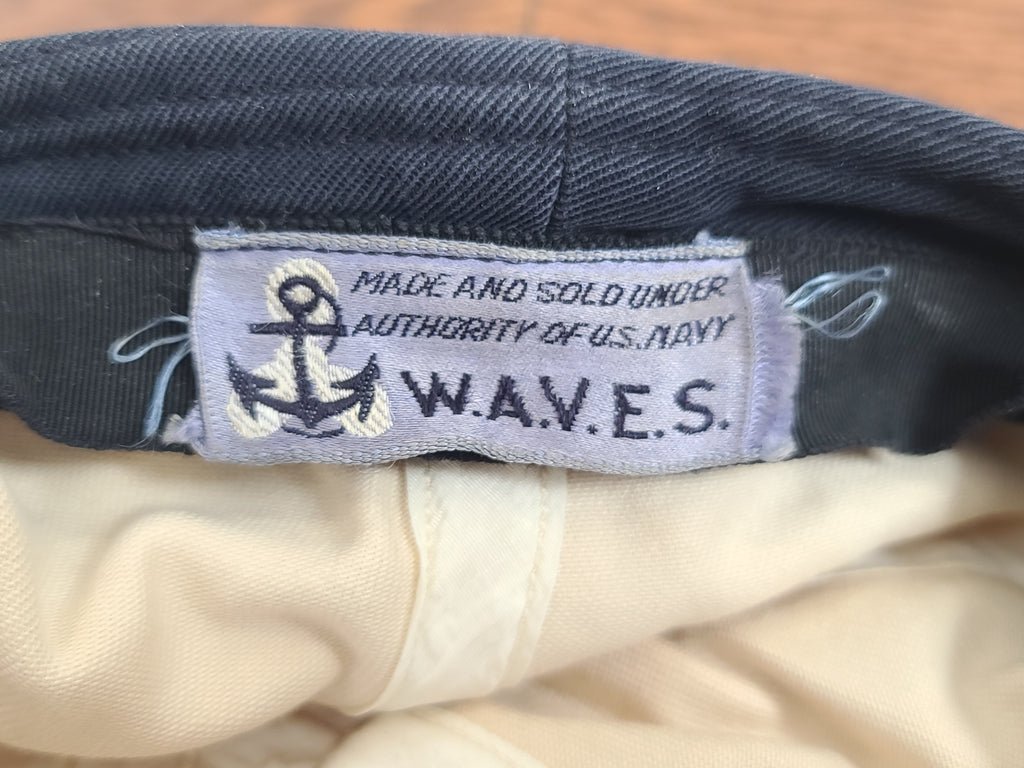 Named WAVES Grouping (Seersucker Jacket, Garrison Cap, Service Hat & Covers and More) — image 27