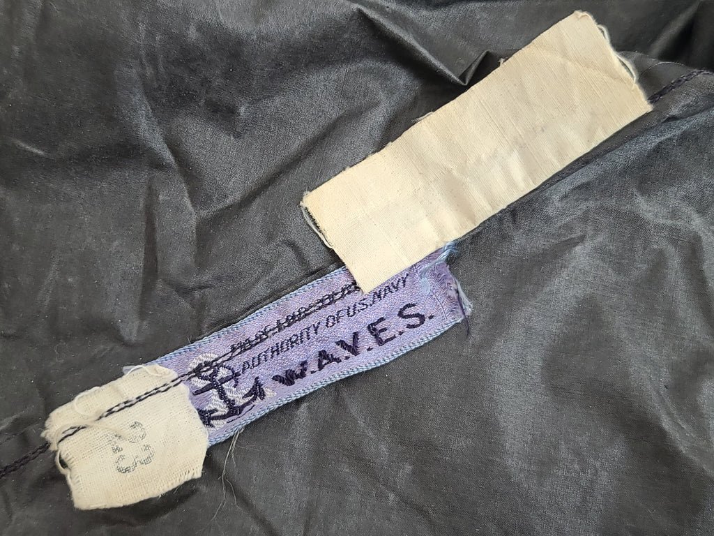 Named WAVES Grouping (Seersucker Jacket, Garrison Cap, Service Hat & Covers and More) — image 32