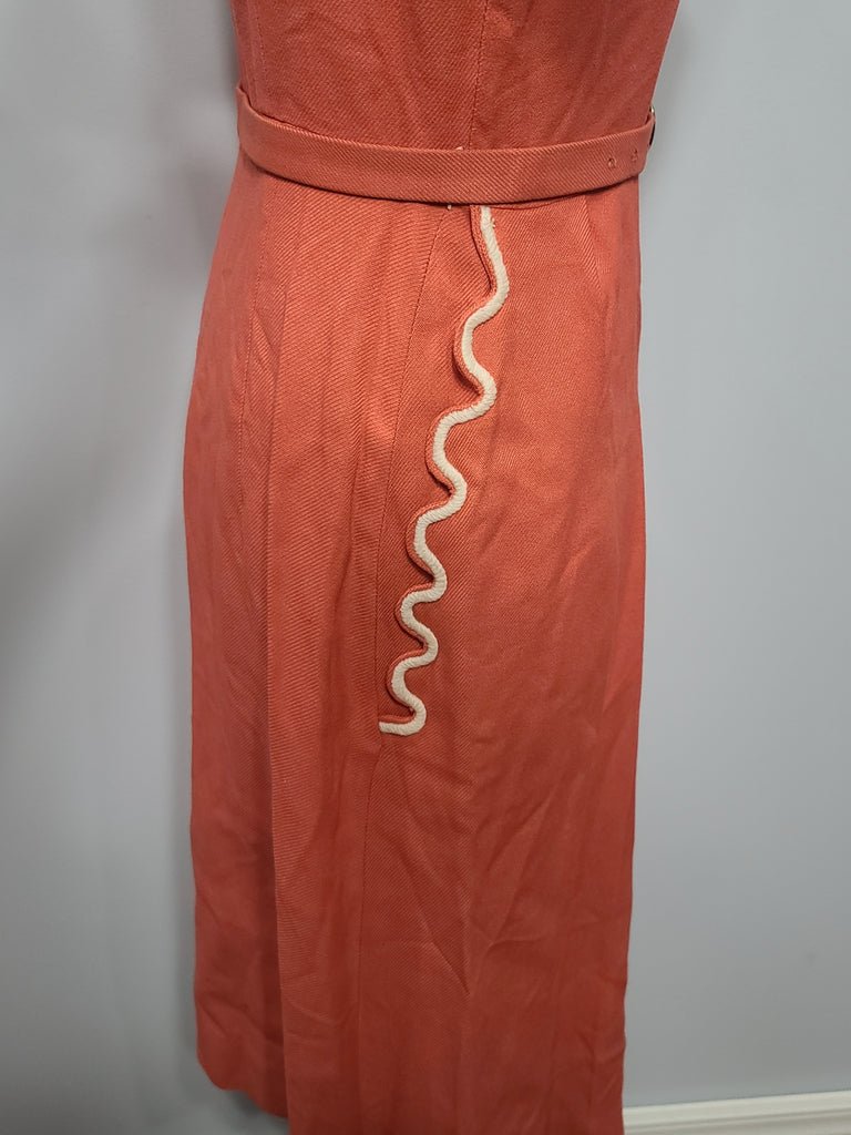 Coral Colored Dress with Scalloped Trim(B-36' W-26' H-36') — image 11
