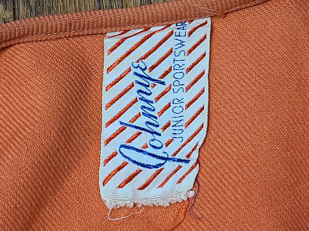 Coral Colored Dress with Scalloped Trim(B-36' W-26' H-36') — image 18