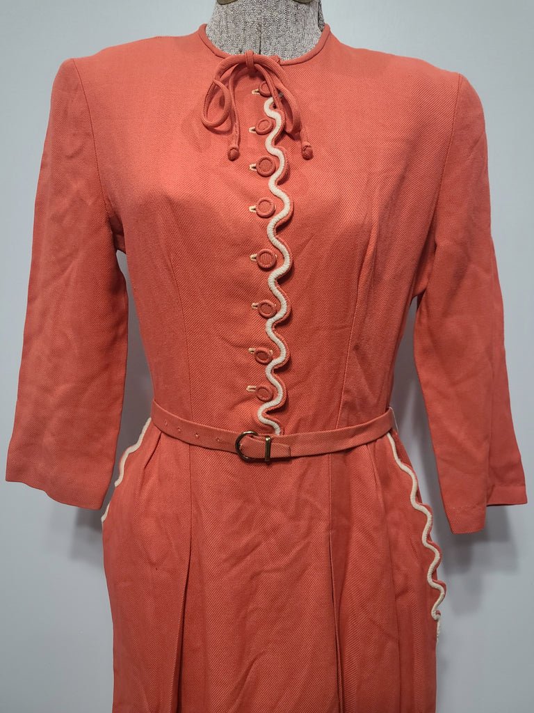 Coral Colored Dress with Scalloped Trim(B-36' W-26' H-36') — image 5