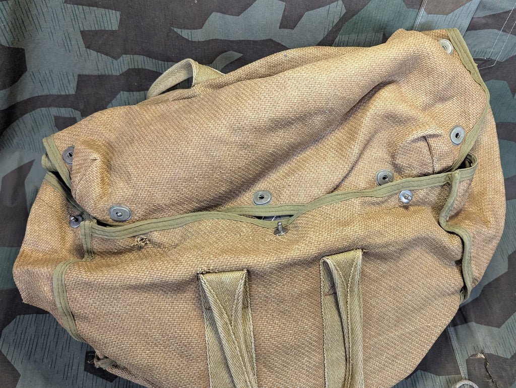 German Parachute Bag and Shredded Material — image 2