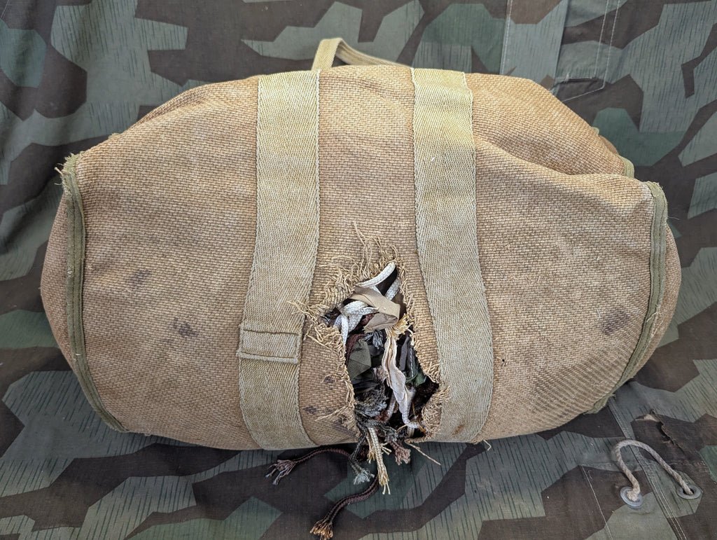 German Parachute Bag and Shredded Material — image 3