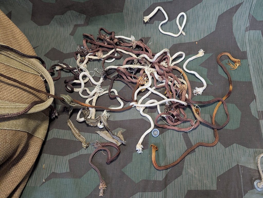 German Parachute Bag and Shredded Material — image 7