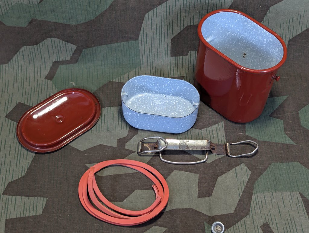 Drexler Enamel Food Container with Insert — image 7