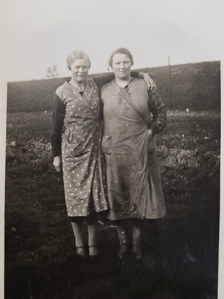 Mostly Civilian German Photo Album 118 Photos (Some HJ, RAD & Wehrmacht Soldiers) — image 14