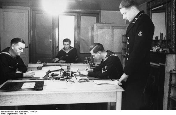 Double-Tier 14 Stamp Holder Heavy Duty — image 7