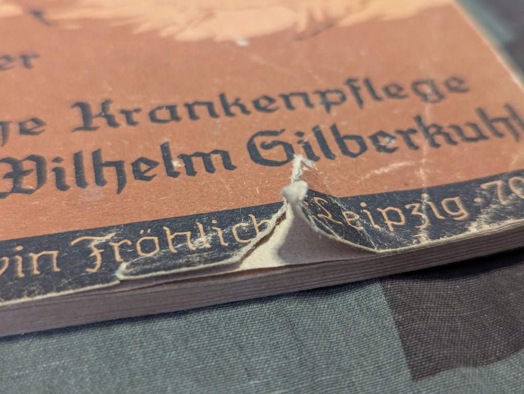 Wie Pflege Ich Kranke? First Aid Book 1942 — image 2