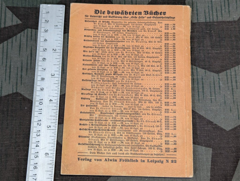 Wie Pflege Ich Kranke? First Aid Book 1942 — image 3