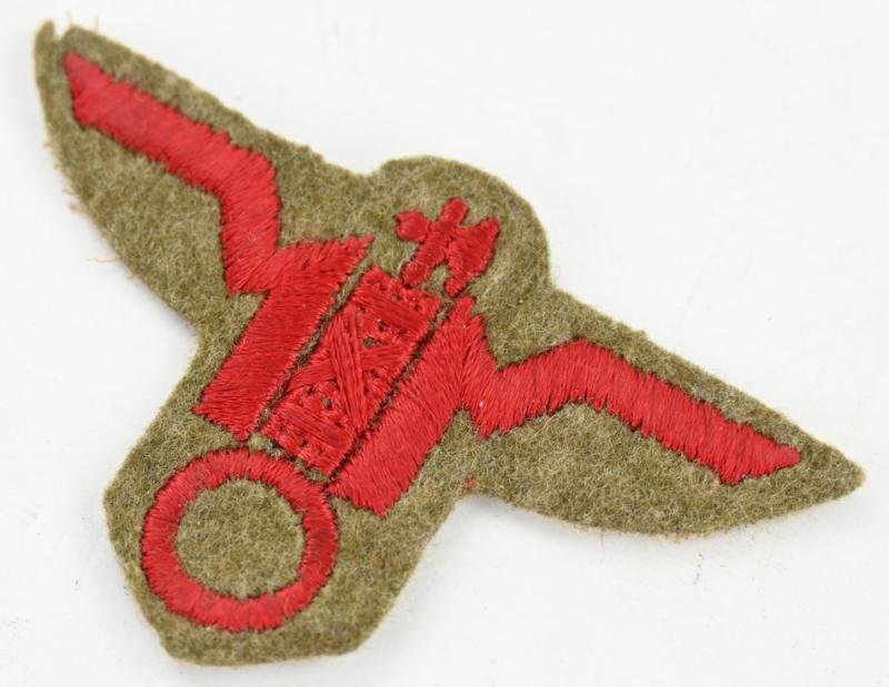 Italian WW2 GNR Cap badge — image 2
