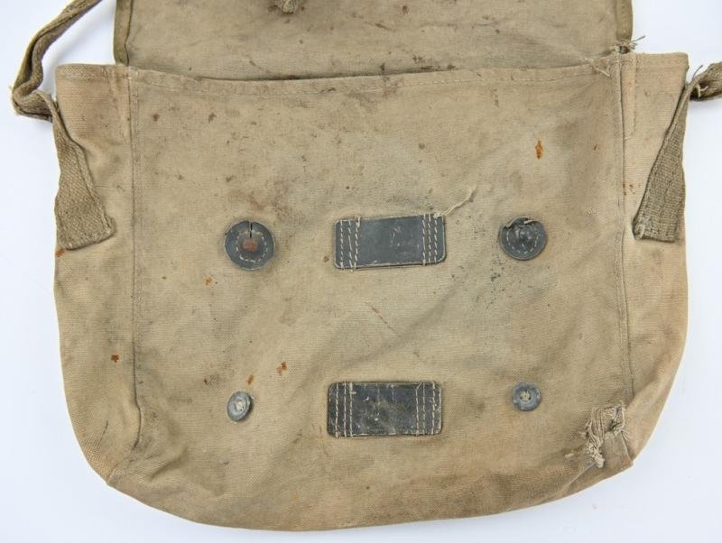 Italian WW2 M33 Gasmask Pouch — image 3