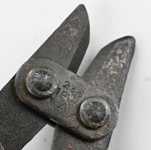 US Army Vietnam M57 Mortar Artillery Canvas Carrying Casewith WW2 folding wire cutter — image 9