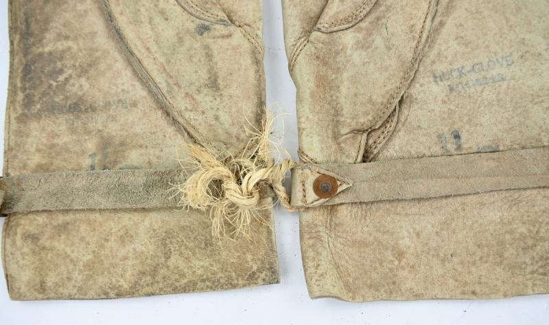 Canadian WW2 Artillery Gloves — image 2