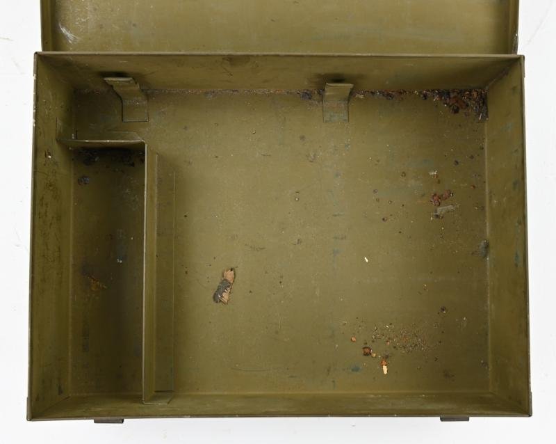 Canadian WW2 First Aid Box Tanks & Armored Cars — image 10