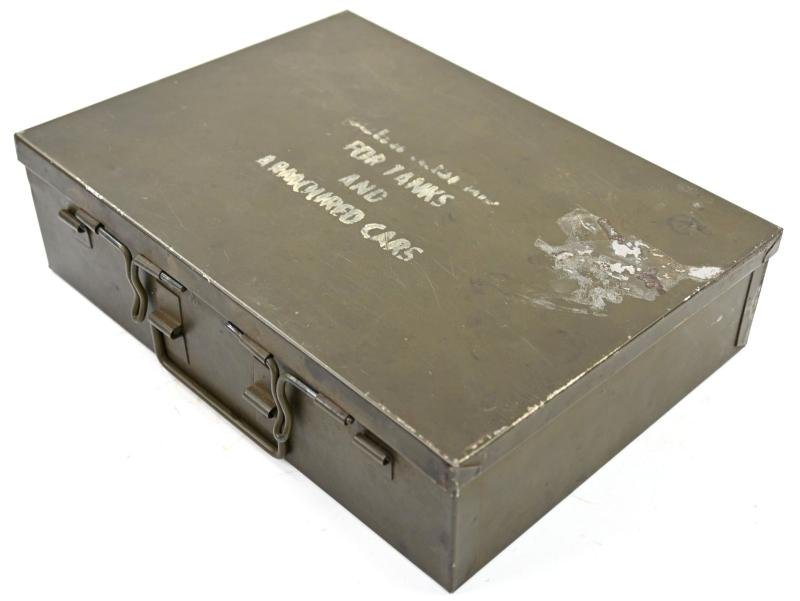 Canadian WW2 First Aid Box Tanks & Armored Cars — image 3