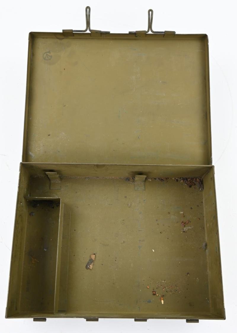 Canadian WW2 First Aid Box Tanks & Armored Cars — image 8