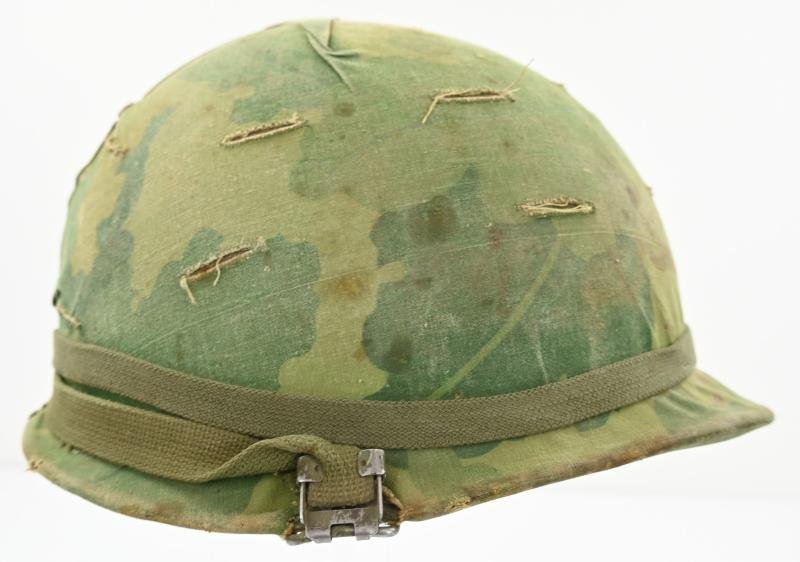 US Vietnam Paratrooper helmet with camouflage cover and liner 1965 — image 3