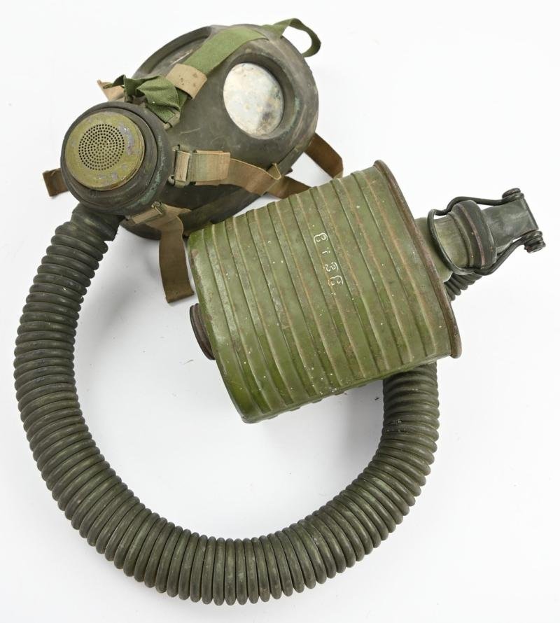 Dutch WW2 Model G Gasmask with Filter — image 8