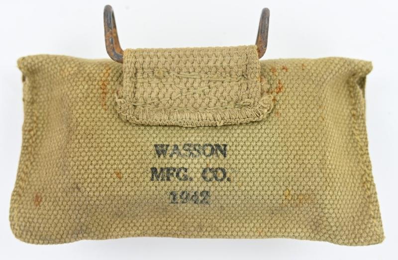 US WW2 M-1924 First Aid Pouch with First Aid Kit — image 2