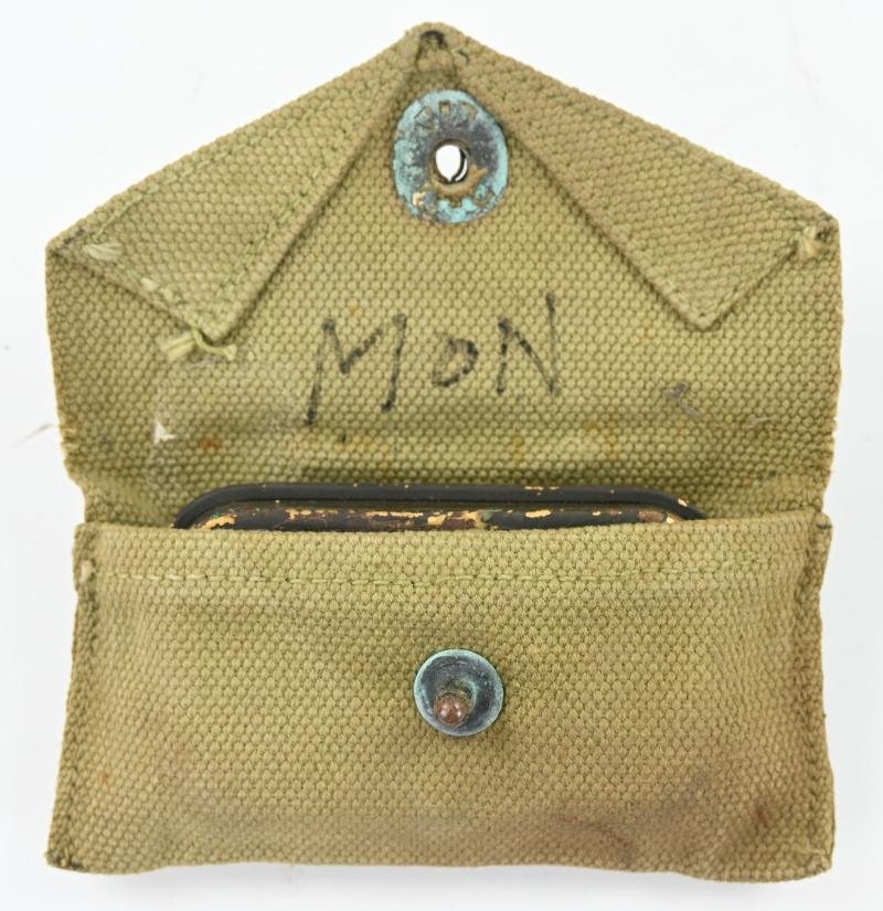 US WW2 M-1924 First Aid Pouch with First Aid Kit — image 3