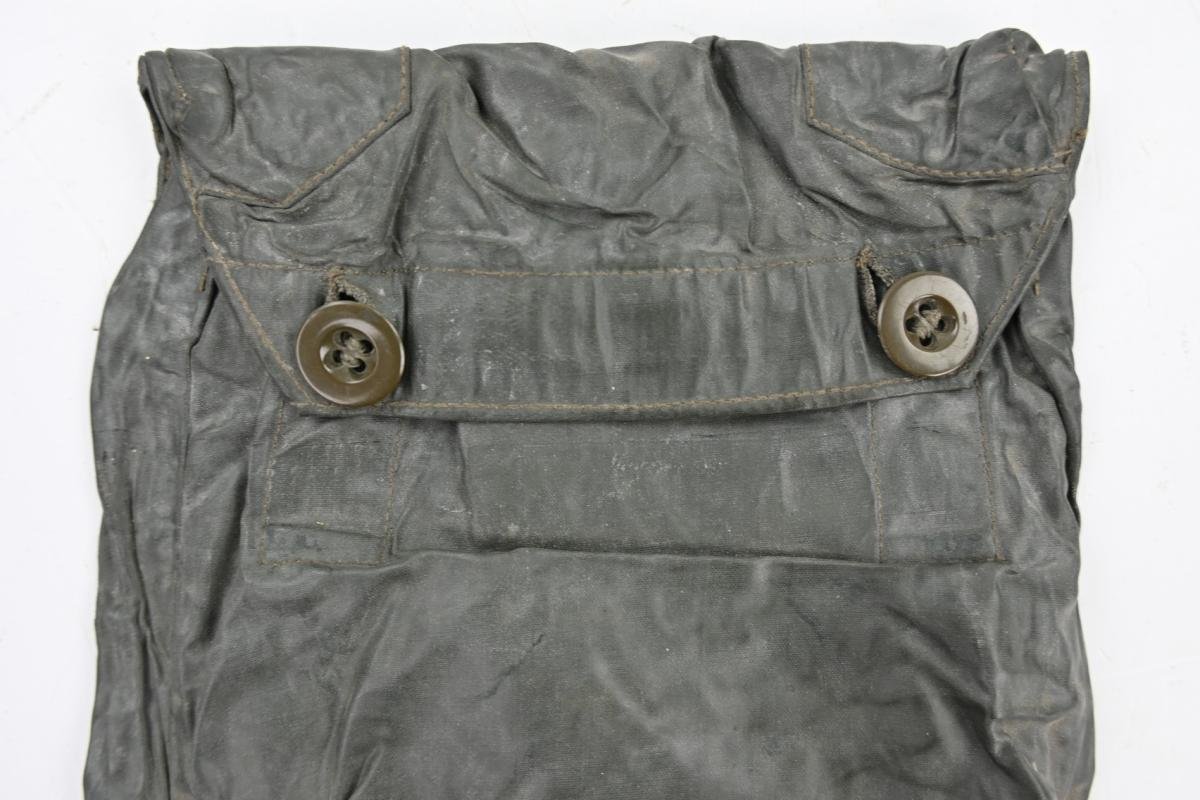 German WH M31 Gascape Pouch — image 2