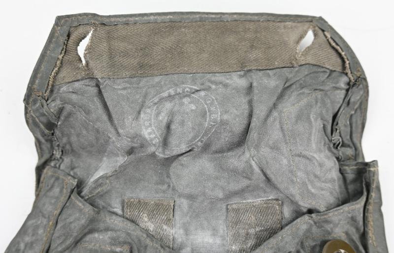 German WH M31 Gascape Pouch — image 5