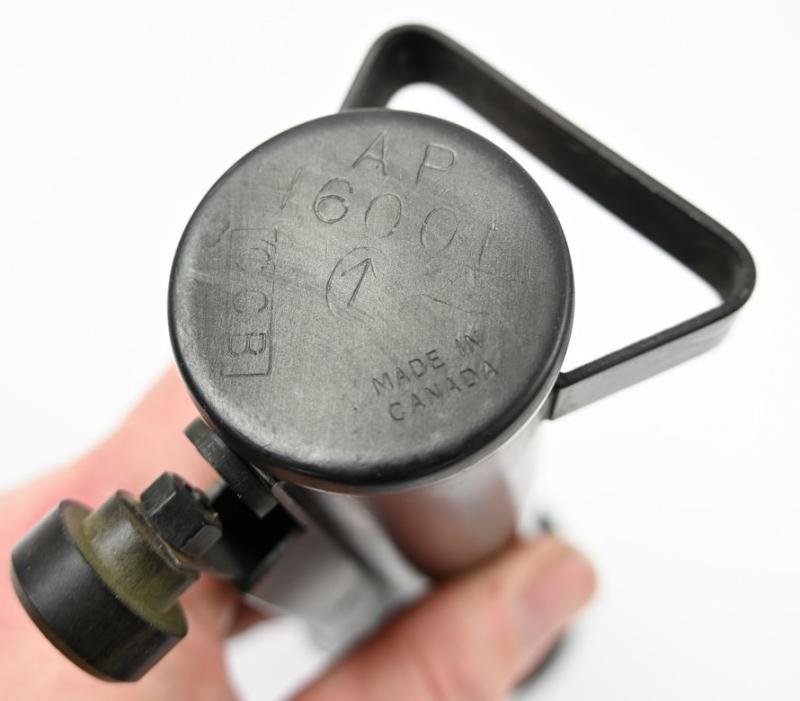 Canadian WW2 Night Signal Lamp in Box — image 6