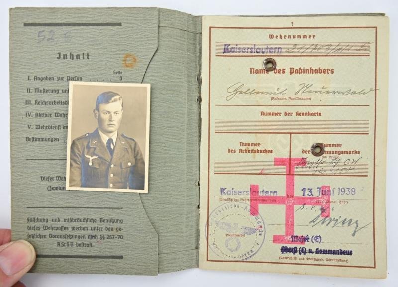 German LW Wehrpass KIC 'Helmut Steuerwald' — image 3