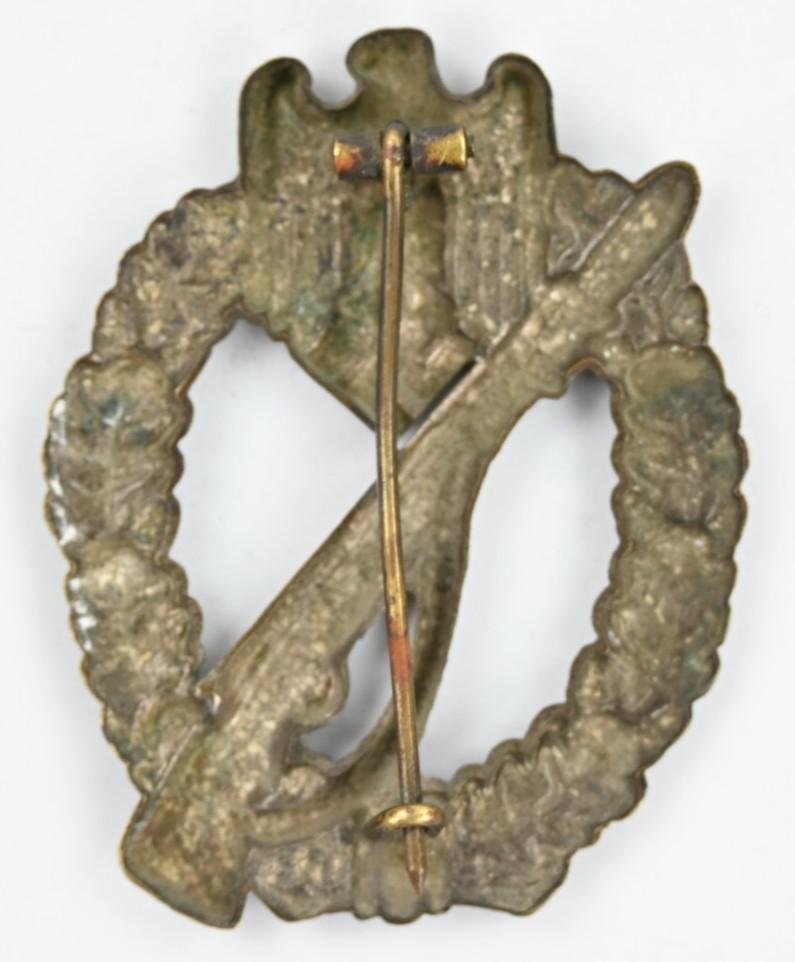 German Infantry Assault Badge in Silver 'Hollowback' — image 3