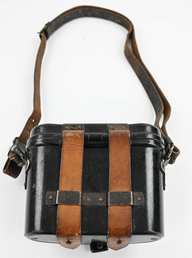 German WH Binocular 6x30 in Carrying Case — image 7