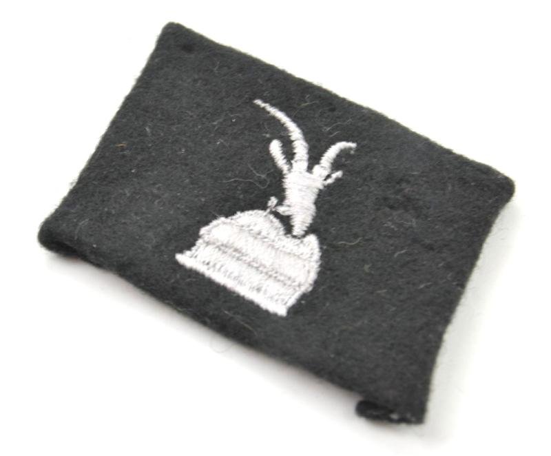 German Waffen-SS Collar Tab ''21.Waffen-Gebirgs-Division der SS (or 'Albanische Nr.1') — image 2
