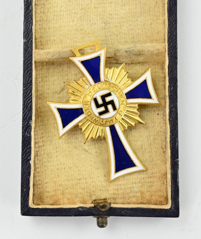 German Mother's Cross in Gold with case — image 2
