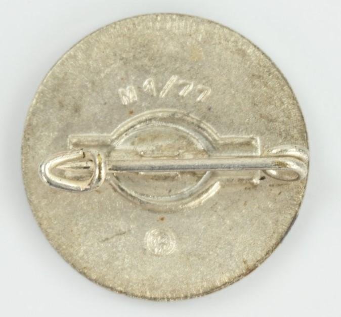 German NSDAP Party Member Badge 'M1/77' — image 5