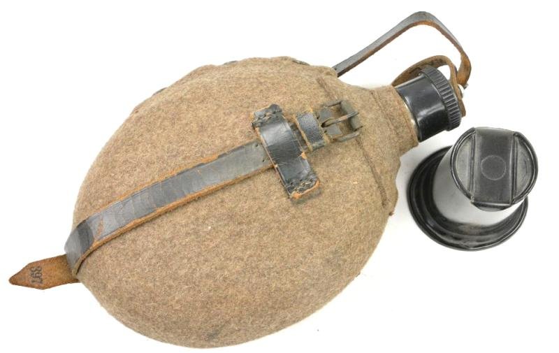 German WH M31 Canteen 1 Liter Version — image 4