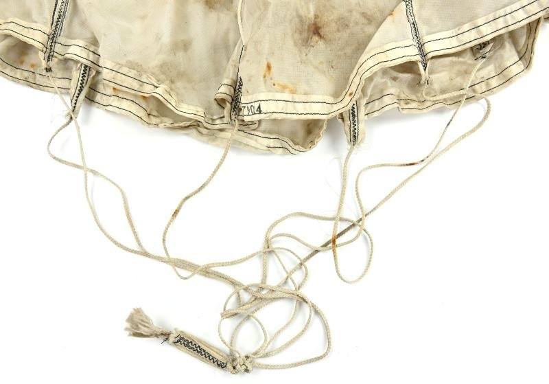 US WW2 Artillery Parachute 66cm — image 4