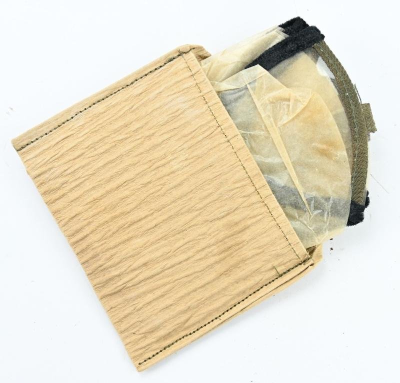 German WH Dust Goggles in Pouch — image 3