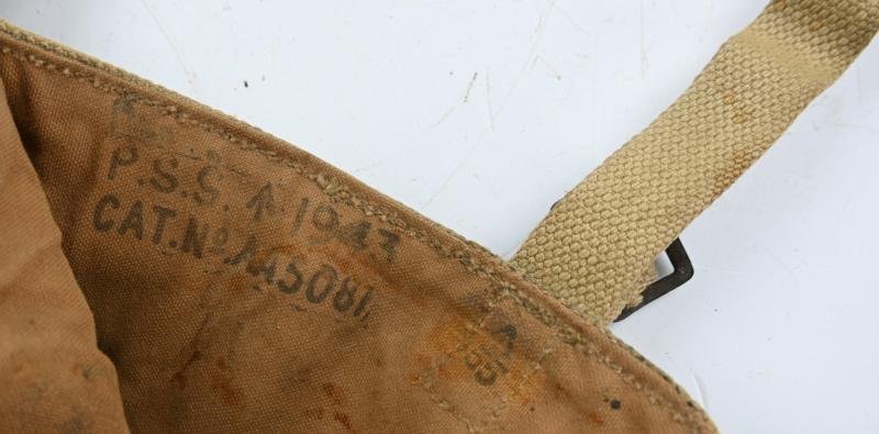 British WW2 Entrenching Tool in Pouch — image 6