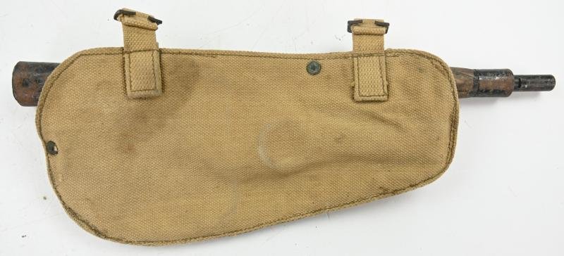 British WW2 Entrenching Tool in Pouch — image 8