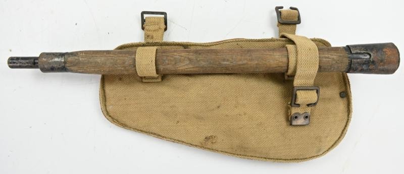 British WW2 Entrenching Tool in Pouch — image 9