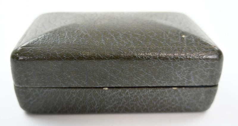 US WW2 Gilette Safety Razor Set in Case — image 2