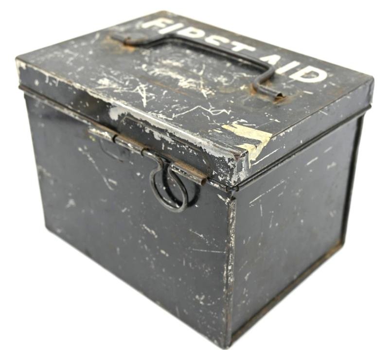 British WW2 Vehicle First Aid Box — image 2