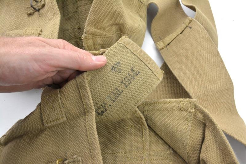 British WW2 Vickers K'Gun Drum Pouches with Carrying Straps — image 9