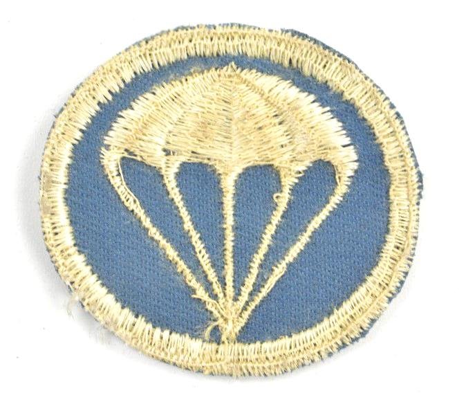 US WW2 Infantry Paratroopers Garrison Cap Badge — image 2
