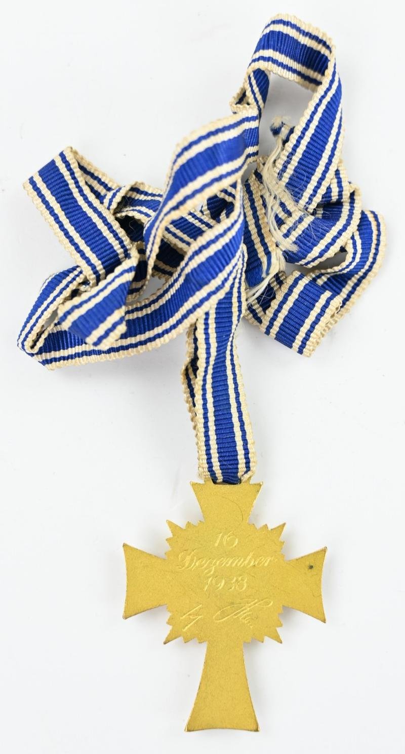 German Mother's Cross in Gold with case — image 5