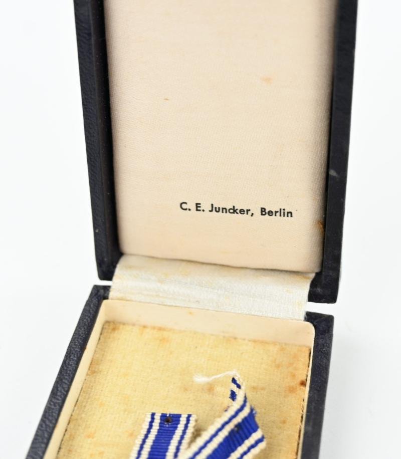 German Mother's Cross in Gold with case — image 2